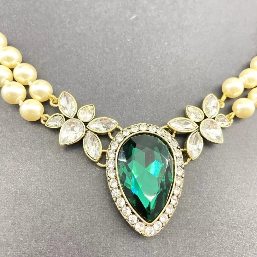 Heidi DAUS “Queen Elegance” Emerald / Pearle necklace - Picture 4 of 5